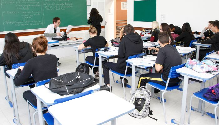 Foto: Hedeson Alves/Tecpar Reajuste salarial dos professores da rede estadual do Paraná é sancionado